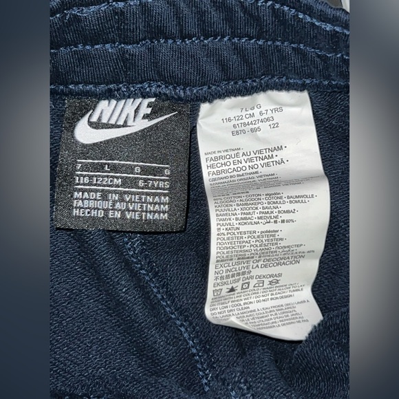 Nike Boys 2 Piece Shirt and Shorts Set Size 7 - Picture 7 of 9